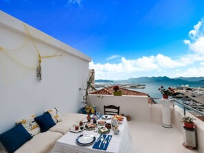 House | Dining - Astra Holiday Home in Aegina Island With Gorgeous Sunset Views (Aegina)