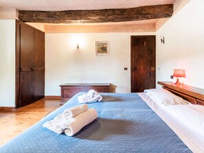 1 bedroom, individually furnished, free WiFi, bed sheets - Apartment With Swimming Pool Near the Forest (Assisi)