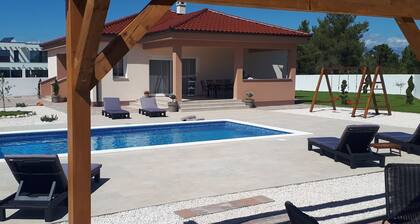 Modern Holiday Home in Zaton With Private Swimming Pool