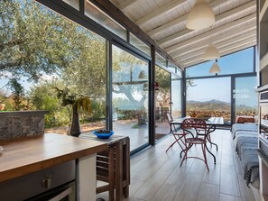 Dining - Lovely Villa in Piedimonte Etneo With Private Swimming Pool (Piedimonte Etneo)