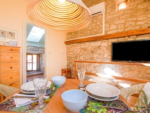 Dining - Tranquil Apartment in Marine Zemlje near Stiniva Beach (Vis)