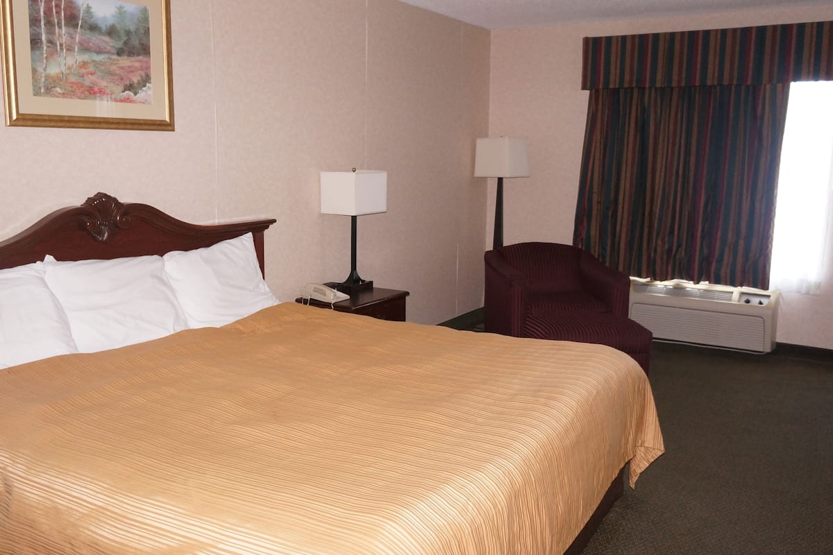 desk, blackout curtains, iron/ironing board, free wifi