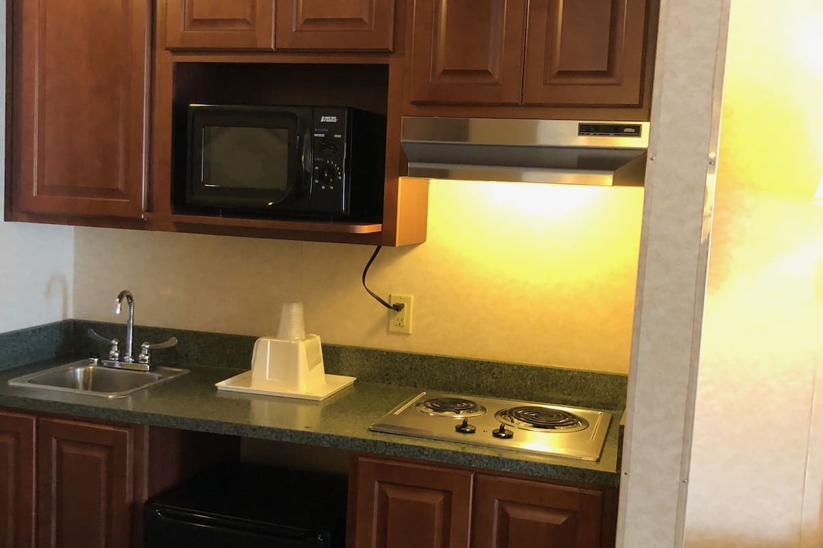 double room | private kitchenette | coffee/tea maker