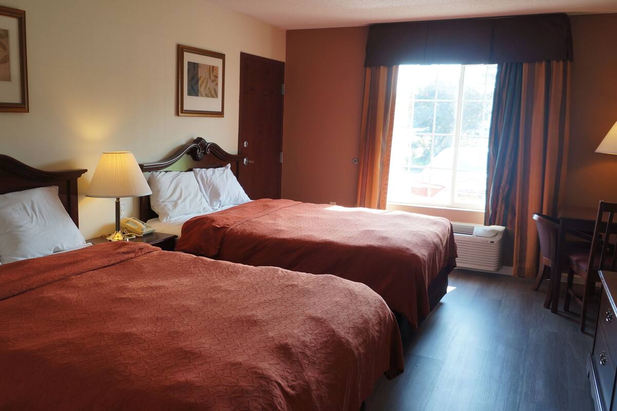 Double Room | Desk, blackout drapes, iron/ironing board, WiFi (free)