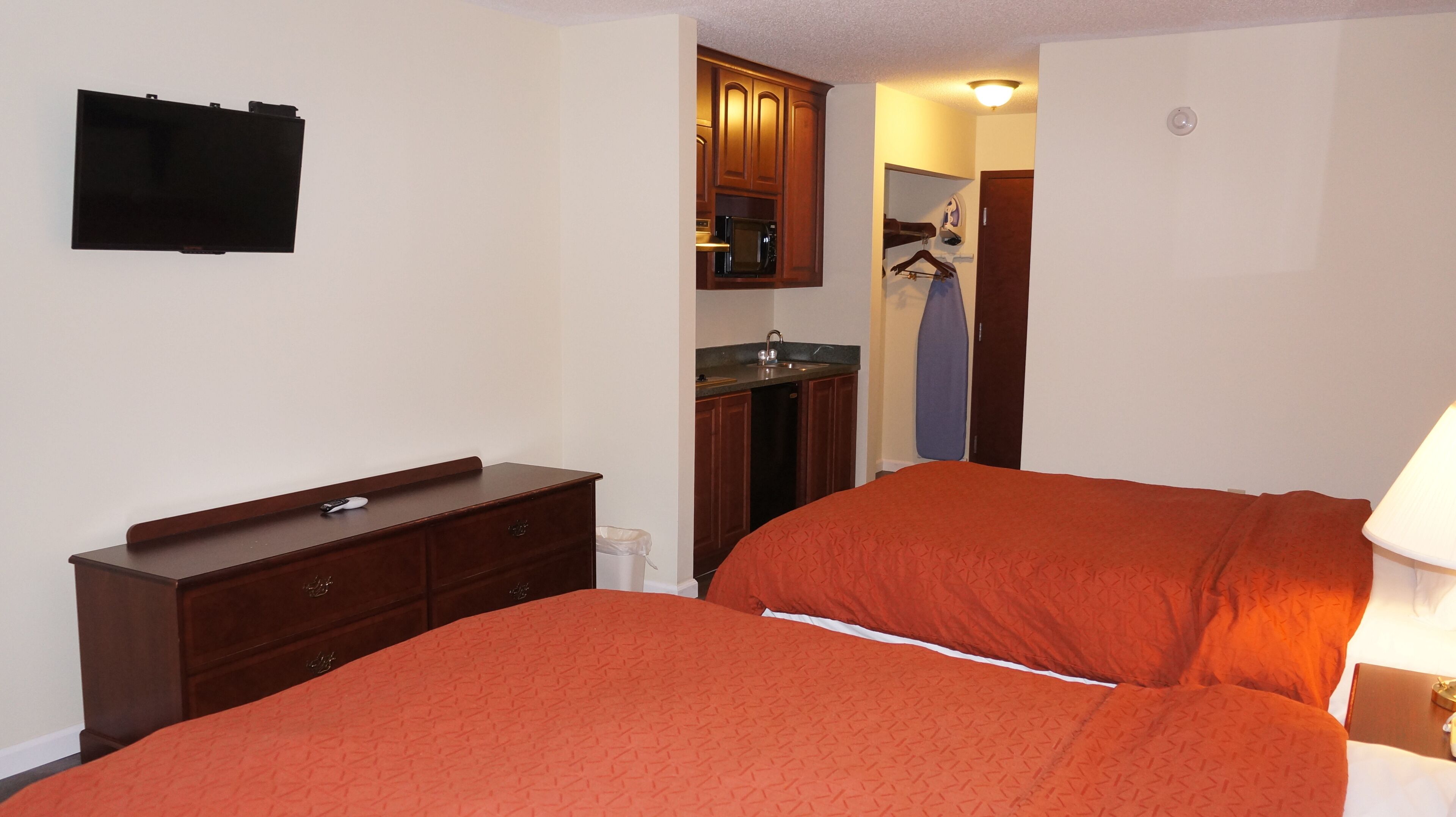 double room | desk, blackout curtains, iron/ironing board, free wifi
