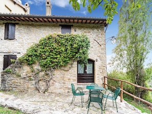 Cottage | Balcony - Cozy Cottage With Pool in Assisi (Assisi)