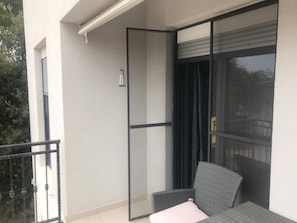 Apartment | Balcony - Alluring Apartment in Vir near Sea Beach (Vir)