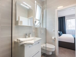 Bathroom - Holiday Home in Vir Near sea Beach (Vir)