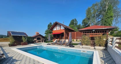 Secluded Cottage in Sveti Petar Mrežnički with Swimming Pool