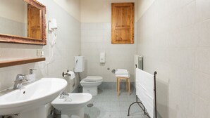 Douche, serviettes fournies