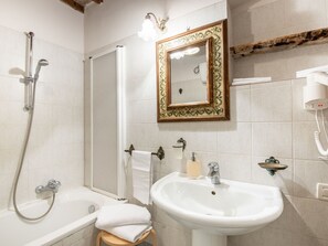 Shower, towels