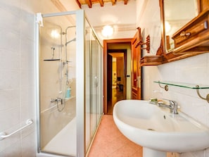 Unclassified image, 5 of 36, button - Cheerful Apartment in Migliandolo di Portacomaro With Garden (Portacomaro)