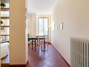Dining - Spacious Apartment in Rapallo With Balcony (Rapallo)