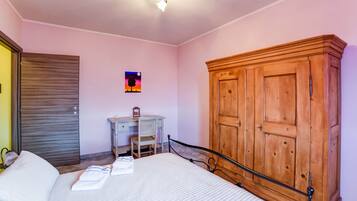 Rumah | 2 kamar tidur dan dilengkapi dengan perabotan berbeda-beda