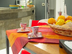 Babybetten, individuell eingerichtet, Bettwäsche
