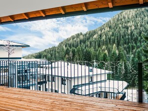 Villa | Balcony - Luxurious Villa in Patergassen With Terrace (Reichenau)