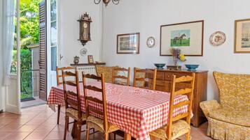 Rumah | Tempat makan