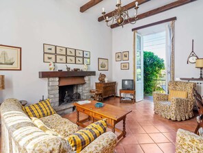 Living area - Belvilla by OYO Belle Epoque (Meina)