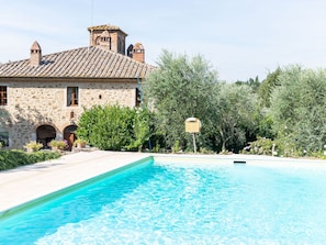 Pool - Scenic Apartment in Rapolano Terme With Swimming Pool (Rapolano Terme)