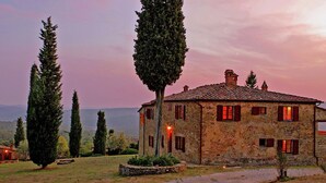 Exterior - Majestic Farmhouse in Lucignano With Swimming Pool (Lucignano)