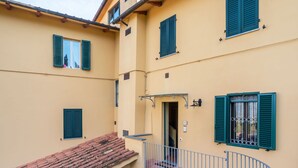 Exterior - Simplistic Holiday Home in Montemagno With Terrace (Montemagno)