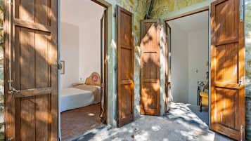 House | 3 bedrooms, individually furnished, bed sheets