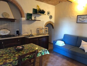 House | Living room - Holiday Home in Volterra With Pool (Volterra)