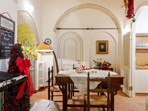Dining - Belvilla by OYO Plush Holiday Home in Macerata (Montecassiano)