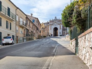 Exterior - Modern Apartment in Recanati Near Palazzo Venieri (Recanati)