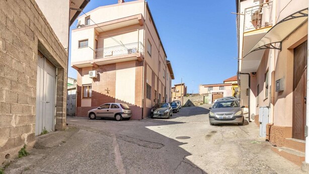 Immagine non classificata, 1 di 38, pulsante