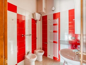 Bathroom - Simple Holiday Home in Sepino near Campitello di Sepino (Sepino)