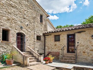Exterior - Cosy Apartment in Perugia - Tavernacce With Swimming Pool (Perugia)