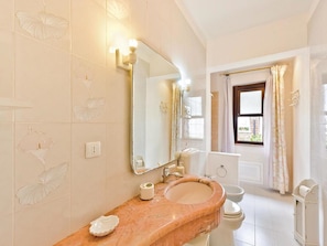 Villa | Bathroom | Shower