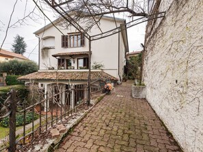 Exterior - Attractive Holiday Home in Fontanile With Garden and Barbecue (Fontanile)