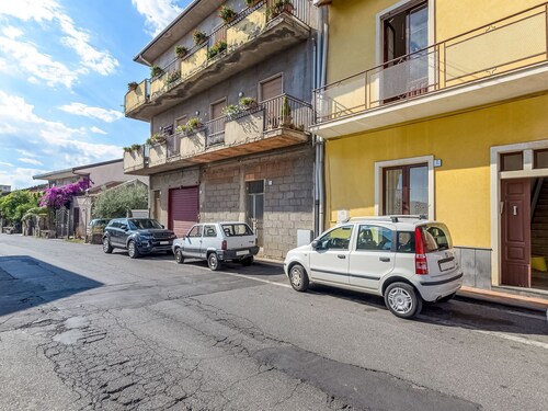 Traditional Holiday Home in Ragalna With Balcony