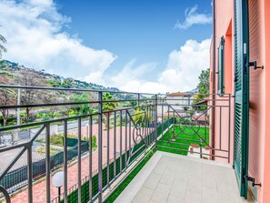 Balcony - Lovely Apartment in Bordighera With Terrace (Bordighera)