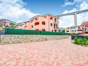 Exterior - Lovely Apartment in Bordighera With Terrace (Bordighera)