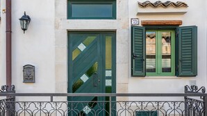 House | Balcony