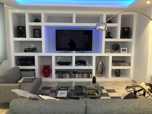 Villa | Living room | DVD player, MP3 dock