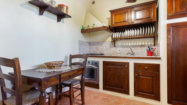 Private kitchen - Secluded Holiday Home in Bibbiano With Courtyard (Colle di Val d'Elsa)