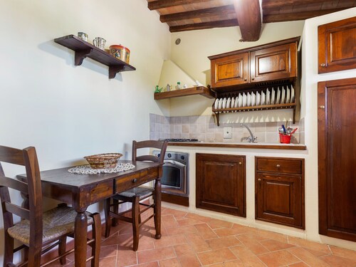 Secluded Holiday Home in Bibbiano With Courtyard