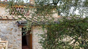 Exterior - Secluded Holiday Home in Bibbiano With Courtyard (Colle di Val d'Elsa)