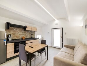 House | Living room | TV - Pleasant Holiday Home in Force With Private Swimming Pool (Force)