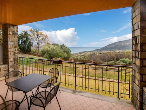 Hill View Apartment in Bosco With Terrace