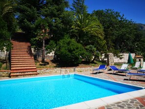 Villa | Pool | Inomhuspool och utomhuspool