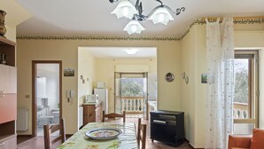 Dining - Valley-view Villa in Trabia With Swimming Pool (Trabia)