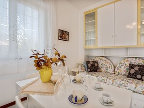 Dining - Pretty Apartment in Santa Venerina With Garden (Santa Venerina)