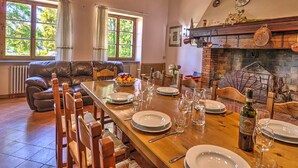 Fireplace - Cosy Holiday Home in Gaiole in Chianti With Swimming Pool (Gaiole in Chianti)