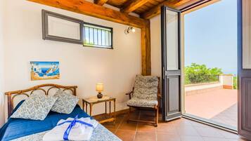 Villa | 3 bedrooms, individually furnished, iron/ironing board, bed sheets