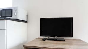 2 Schlafzimmer, individuell eingerichtet, Bettwäsche